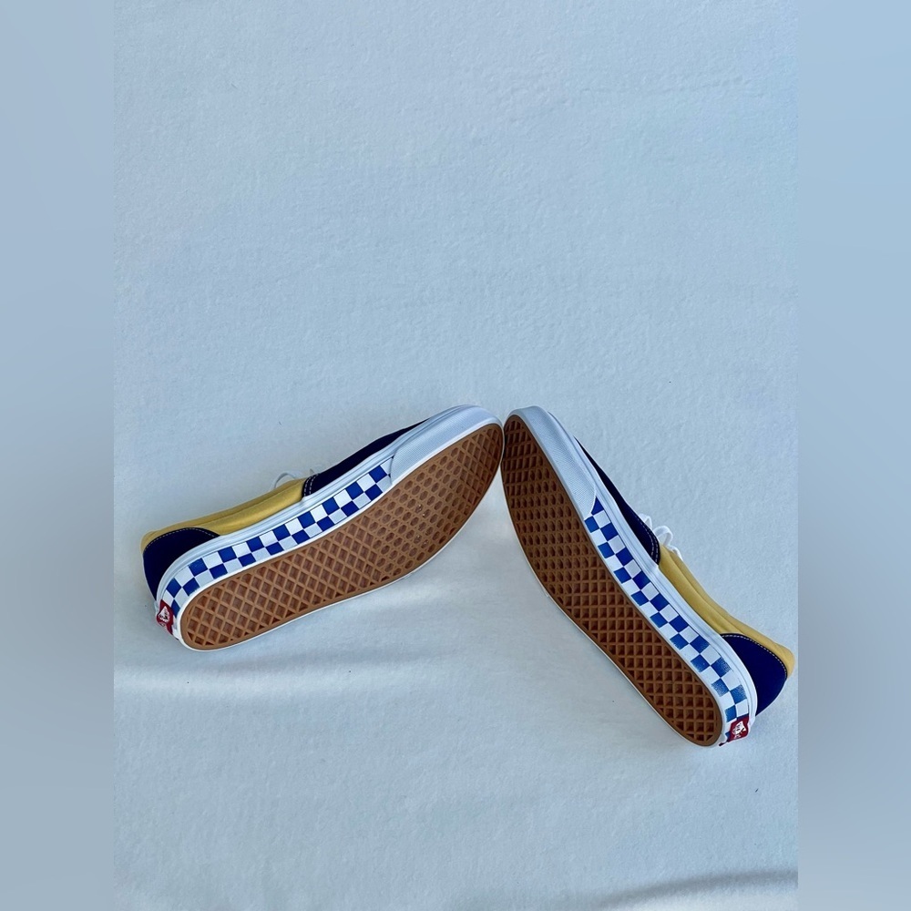 VANS ERA (BMX CHECKERBOARD) men’s size 9/women’s size 10 1/2
True Blue/ Yellow - Picture 2 of 7